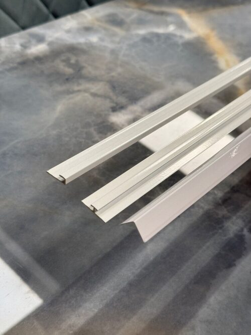 Eindprofiel tbv. PVC Wandpanelen - WIT - Afbeelding 2