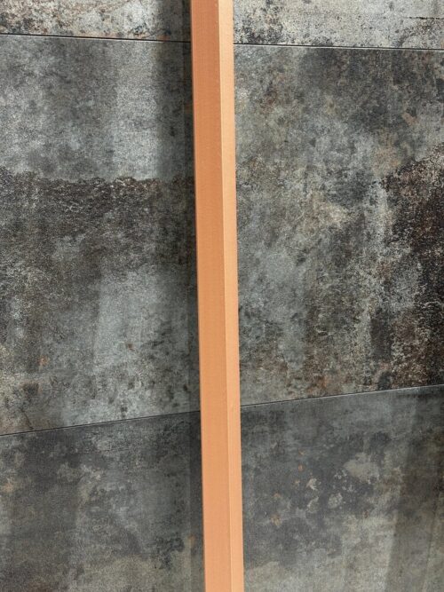 MAPLE - HOEKPROFIEL 290x5x5 cm WPC ( 360° volledig bedekkende beschermlaag )