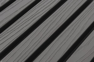 €35 Per Stuk - SILVER GREY - Zwarte strepen - Gevelbekleding – Composiet | 290 x 22 cm | Gevel | Tuin